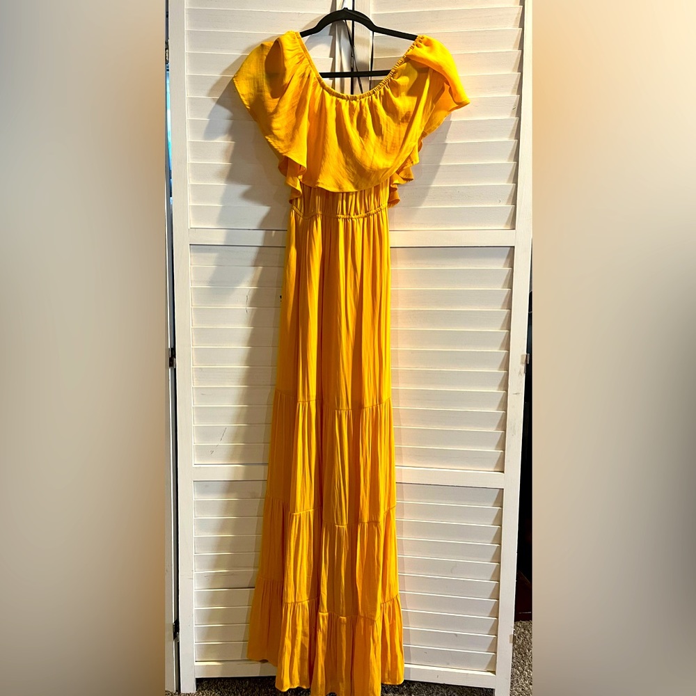 Forever 21 off the shoulder dress. Mustard yellow. Size Medium.